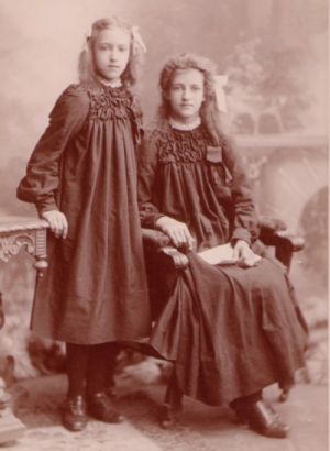 Flo and Annie (or is it possible that it is not Annie but Bessie?