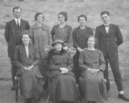 Louisa Wood age 71 and her children, 1925