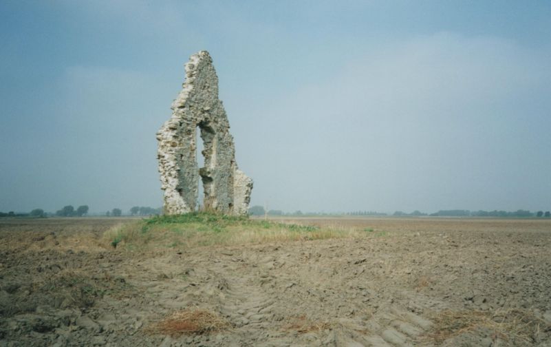 Midley Chapel Ruin, Romney Marsh, Kent, photo by R. D. Wood (1999)
